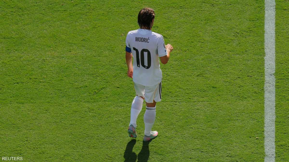 ميلان الإيطالي يعلن ضم لوكا مودريتش رسميا